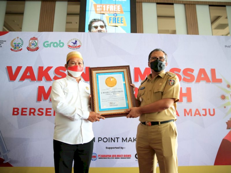 Danny Pomanto Terima Penghargaan LEPRID, Festival Vaksin Makassar Sukses