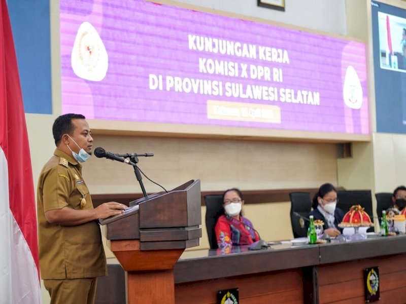 Plt Gubernur Sulsel, Andi Sudirman Sulaiman memaparkan progres pembangunan bandara Buntu Kunik. (Ist) 