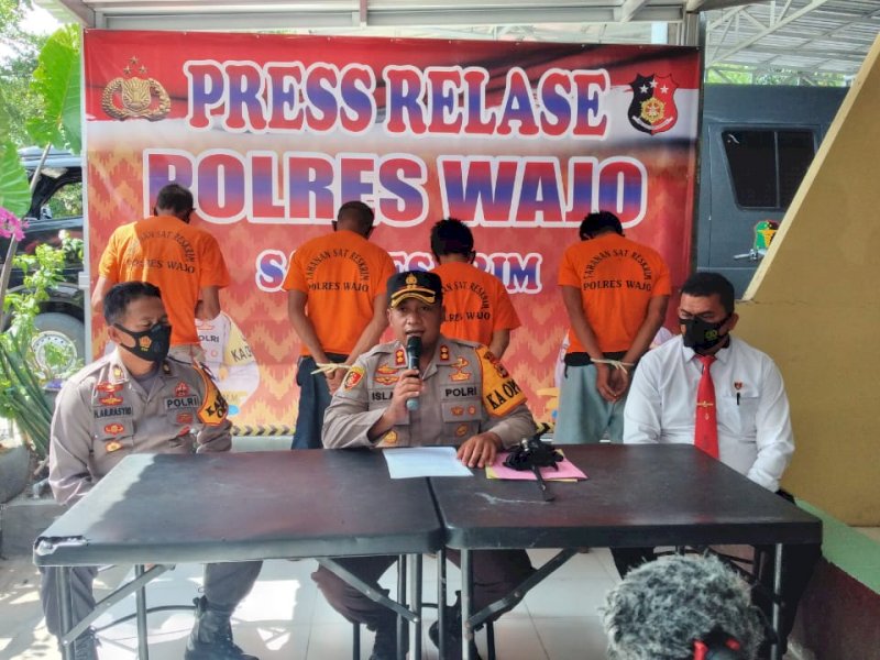 Kapolres Wajo AKBP Muhammad Islam saat menggelar Press Release. 