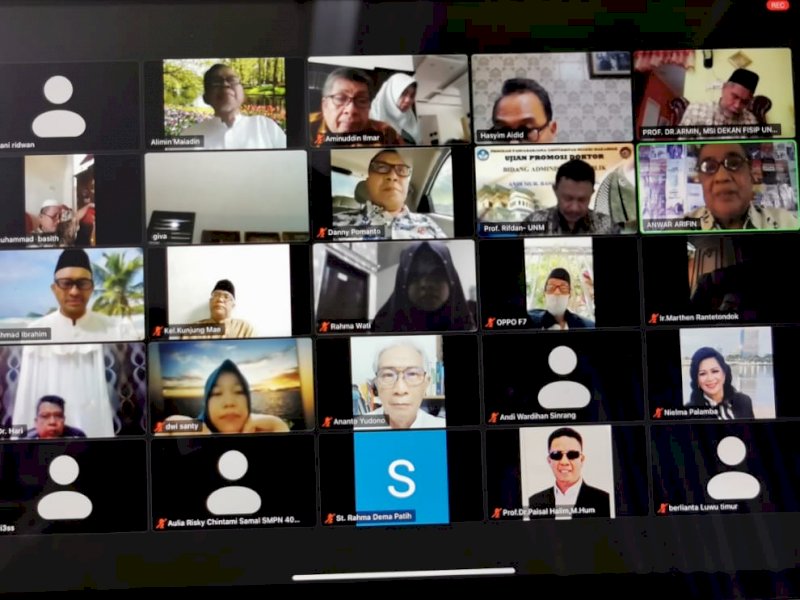 Danny saat didaulat menjadi pembicara di forum API. 