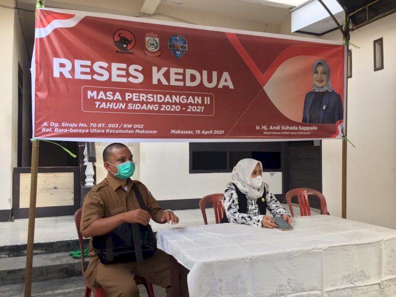Pihak Dinas PU Makassar saat menjadi narasumber di Reses Legislator Makassar. 