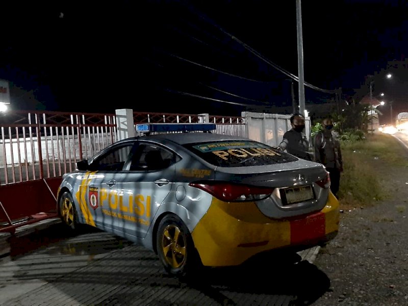 Mobil patroli ditempatkan di titik rawan untuk mengantisipasi balapan liar. 