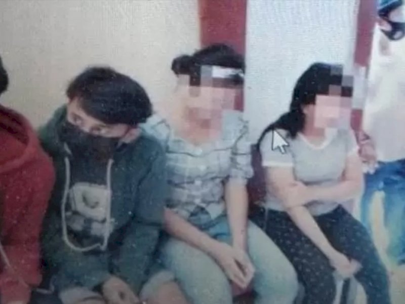 Kelima remaja yang didapati asyik ngamar bareng di sebuah Kost Elite. 