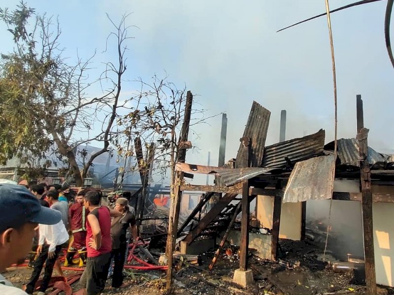 Kebakaran yang terjadi di Jalan Merpati Wajo. 