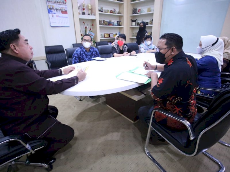 Tim Kemenaker saat bertemu Sekprov Sulsel Abdul Hayat Gani. 