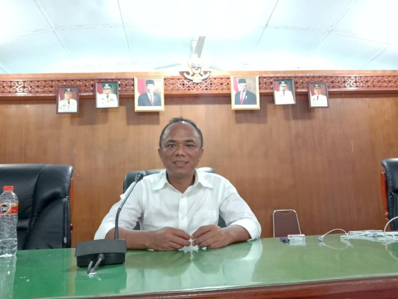 Ketua DPRD Torut Nober Rante Siama. 