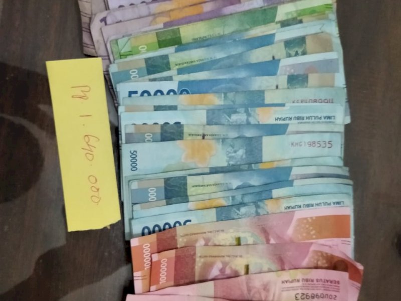 BB judi di Ajangale Bone. 