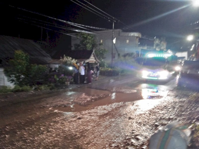 Jalan Poros Sidrap-Enrekang. 