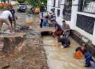 Tak ada Libur, Tim Pengendali Banjir Bulukumba Tetap Bekerja