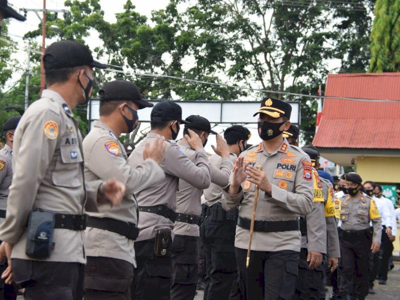 Kapolres Bone saat silaturahmi dengan personel. 