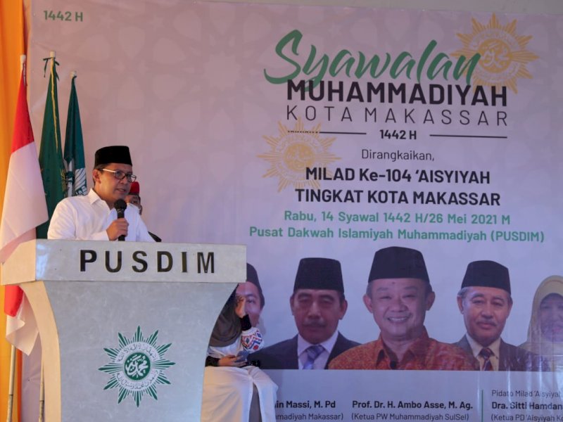 Danny Pomanto saat menghadiri Milad ke-104 Aisyiyah Makassar. 