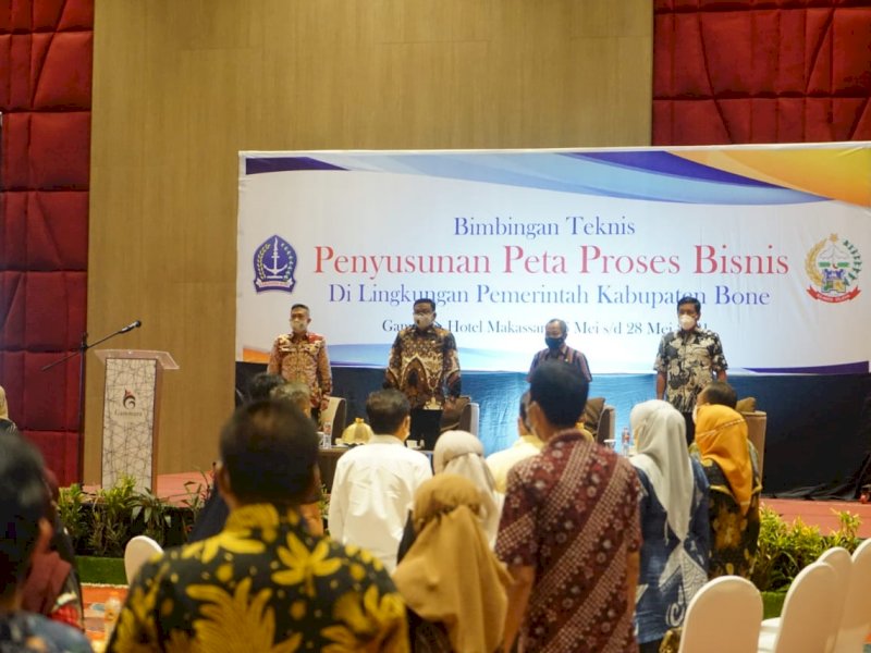 Bupati Bone saat menghadiri Bimtek Penyusunan Peta Proses Bisnis. 