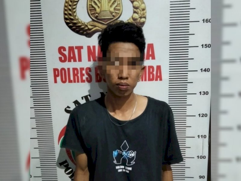 NN, pemuda yang diringkus usai beli sabu. 