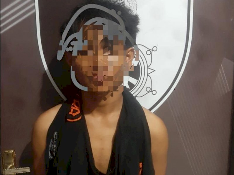 Pelaku pemarangan di SPBU Bone saat diamankan. 