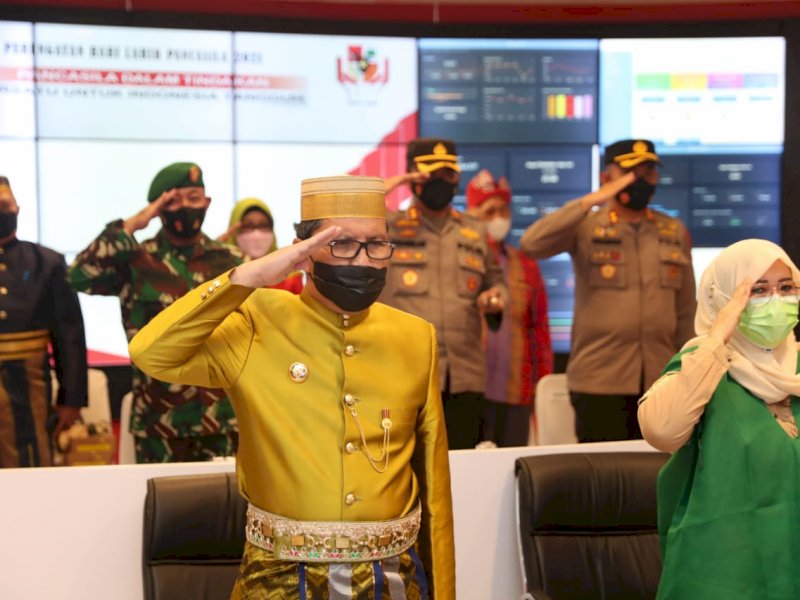 Danny Pomanto saat mengikuti peringatan Hari Kesaktian Pancasila secara virtual. 
