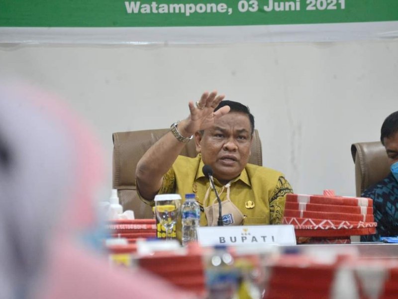 Bupati Bone Fashar Padjalangi. 