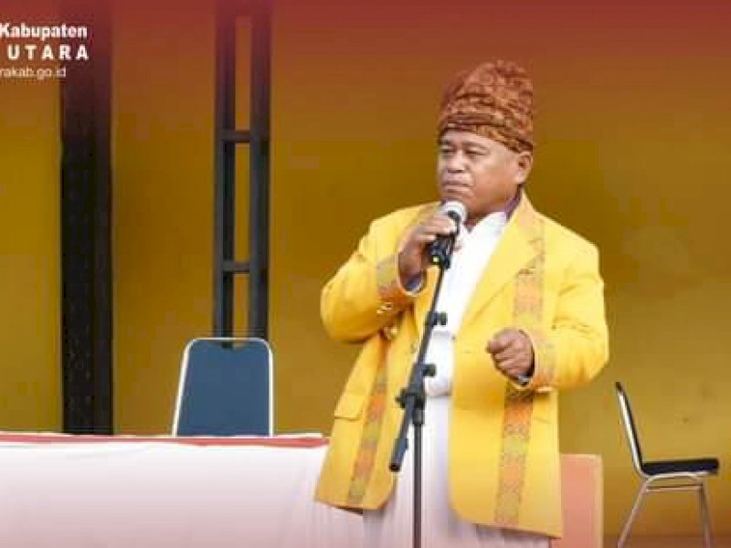 Bupati Torut Yohanis Bassang. 