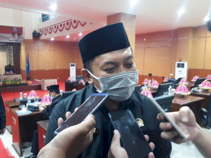 Ketua DPRD Bulukumba H Rijal. 