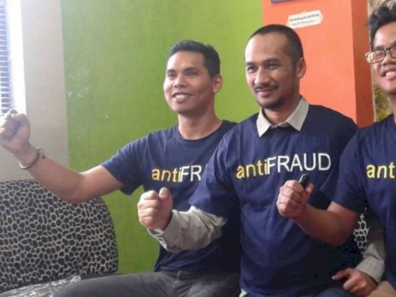 Peneliti Senior ACC Anwar (kiri), Mantan Ketua KPK Abraham Samad (tengah). 