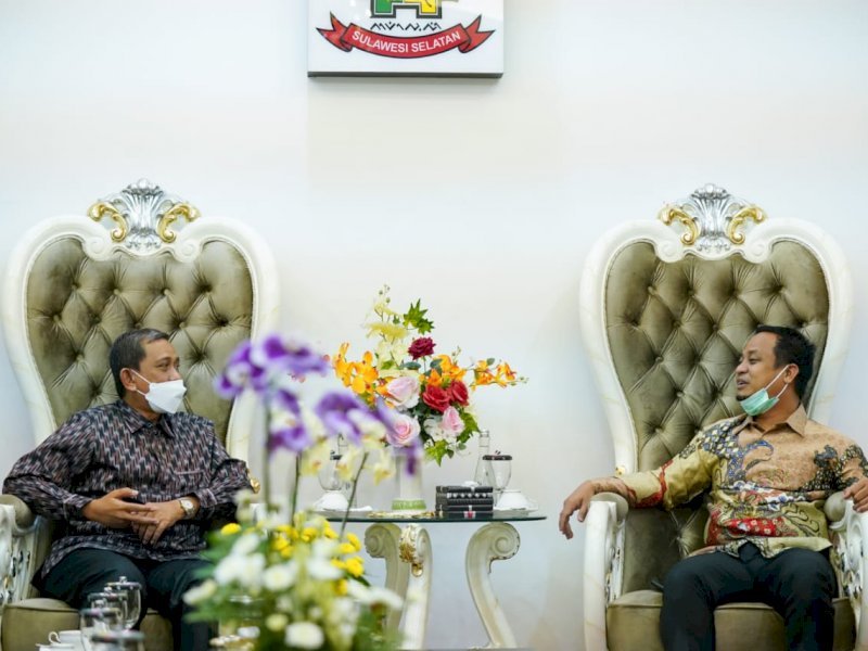 Andi Sudirman Sulaiman saat menerima kunjungan Bupati Wajo Amran Mahmud. 