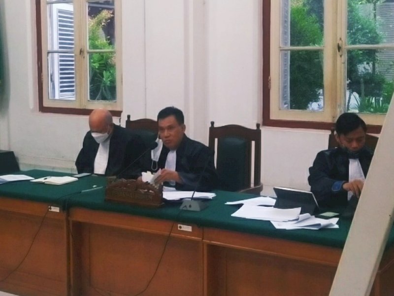 Tim Pengacara Agung Sucipto. 