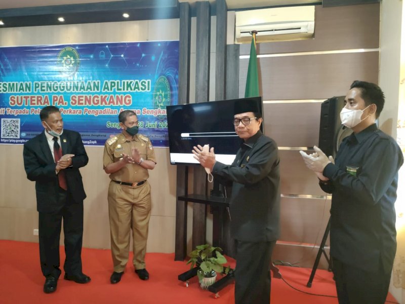 Amran Mahmud saat menghadiri Peresmian Aplikasi Sutera. 