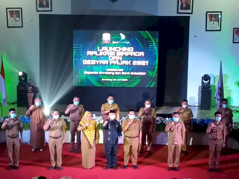 Bupati MB saat menghadiri launching Aplikasi Simpada. 