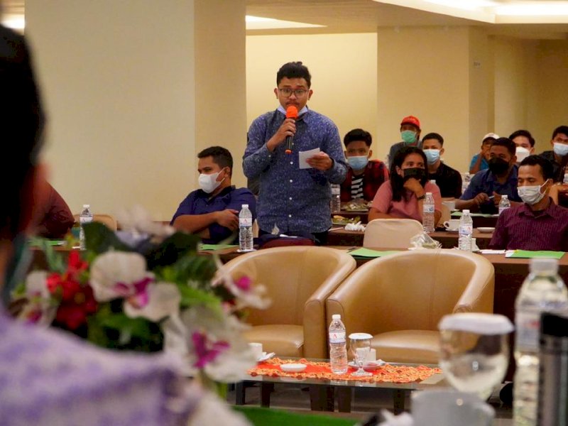 Mario David saat menggelar Sosialisasi Peraturan Daerah tentang Penyandang Disabilitas. 