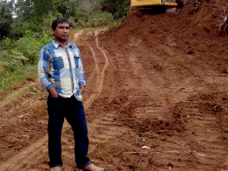 Kala Lembang, Kepala Lembang Balepe yang disoroti warganya. 