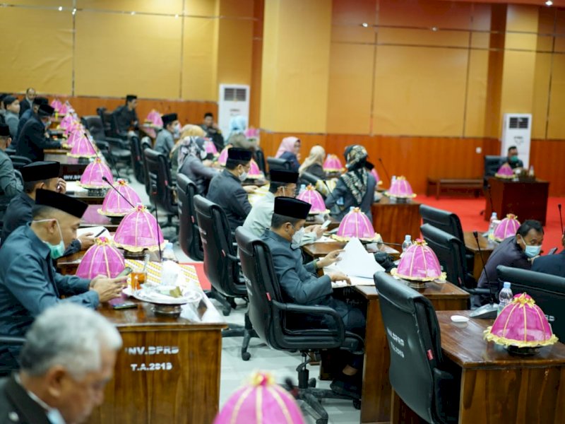 Rapat Paripurna penyerahan Hasil Ranperda di DPRD Bulukumba. 