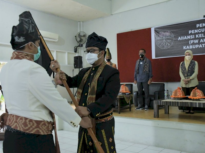 Indah Putri Indriani saat menghadiri pelantikan AKAR. 