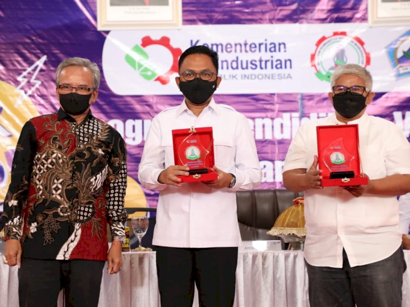 Ilham Azikin saat menghadiri launching 3 Prodi di AK-Manufaktur. 