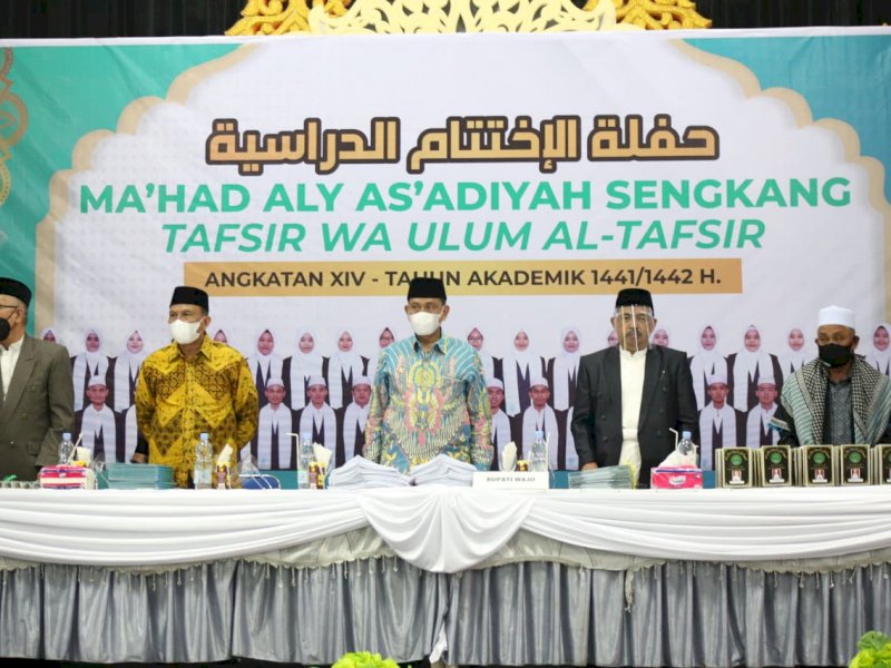 Amran Mahmud saat menghadiri Wisuda Ma'had Alu As'adiyah Sengkang. 