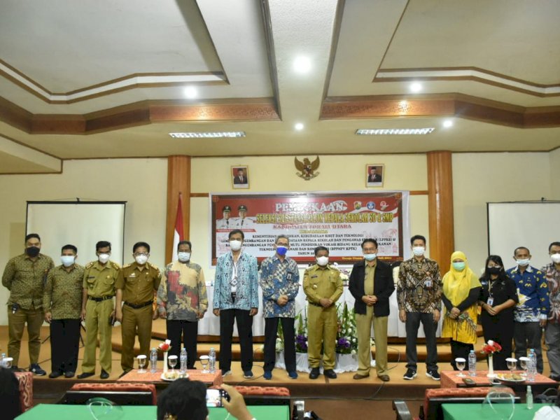 Ombas saat membuka seleksi subtansi calon kepala sekolah. 