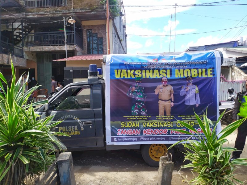 Vaksinasi Mobile Keliling Polsek Mamajang. 