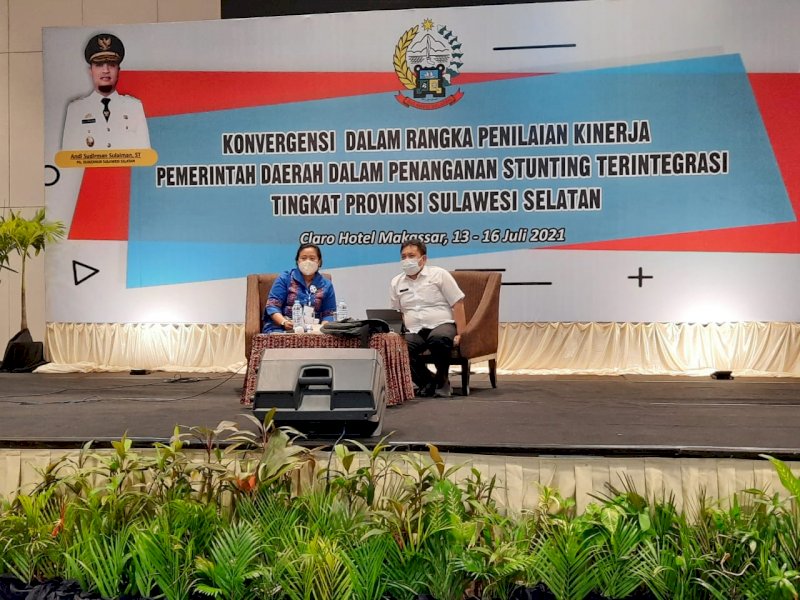Dinkes Torut saat mengikuti Konvergensi penilaian kinerja pemerintah daerah dalam penanganan stunting di tingkat Provinsi Sulsel. 