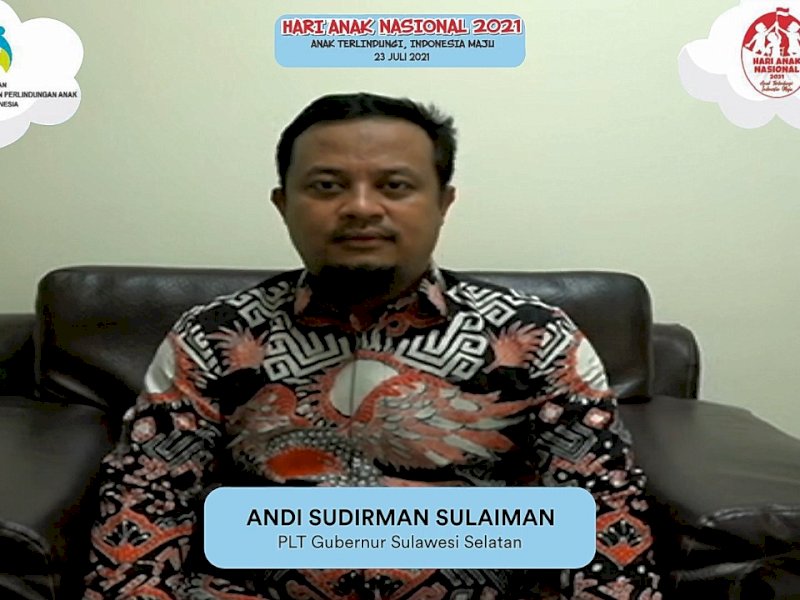 Plt Gubernur Sulsel Andi Sudirman Sulaiman saat mengikuti peringatan Hari Anak Nasional. 