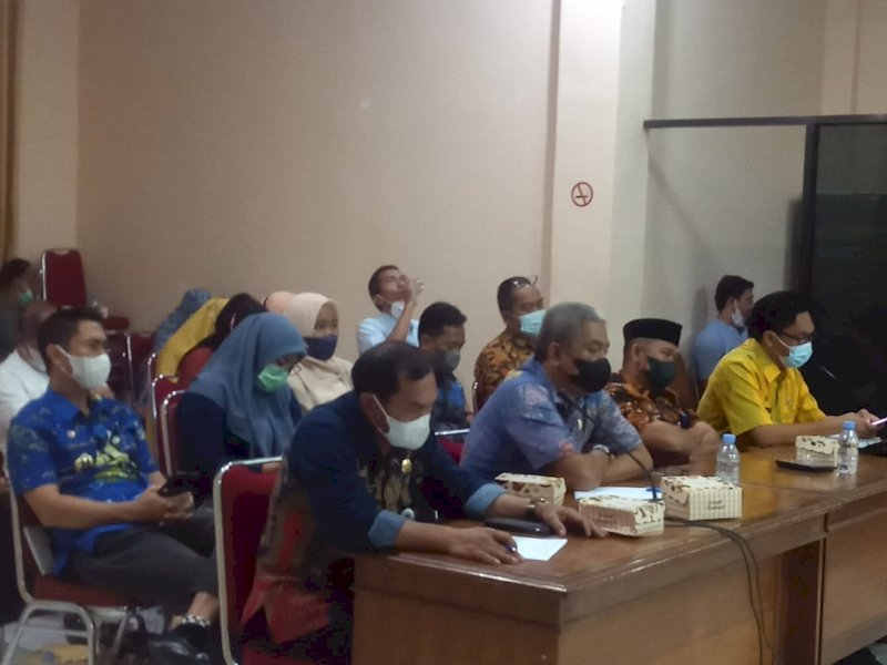 Rapat DPRD Enrekang membahas pengelolaan anggaran di OPD dan Baznas. 