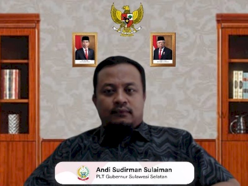 Plt Gubernur Sulsel saat mengikuti Rakor perpanjangan PPKM. 