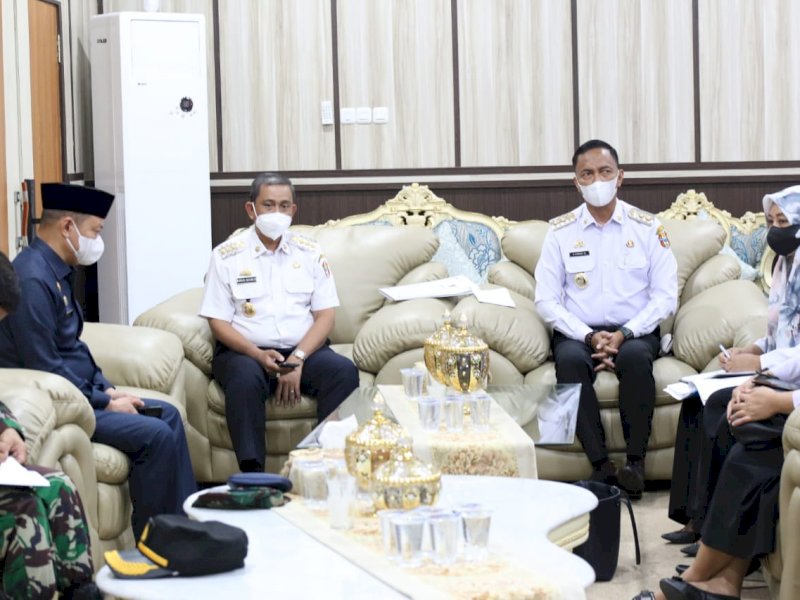 Amran Mahmud saat rapat virtual dengan Plt Gubernur Sulsel Andi Sudirman Sulaiman. 
