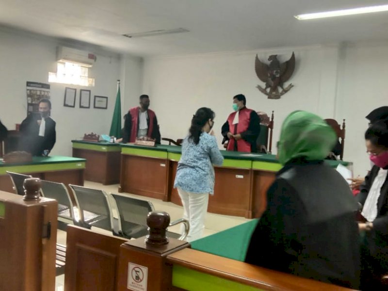 Sidang vonis dokter kecantikan di Pengadilan Negeri Makassar. 