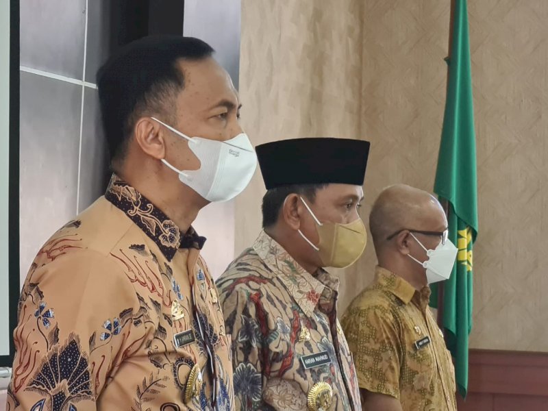 Amran Mahmud-Amran saat menghadiri Musrenbang secara virtual. 