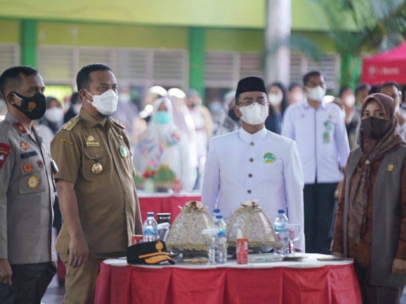 Andi Sudirman Sulaiman saat menghadiri Pekan Raya Vaksinasi yang digelar Kemenag Sulsel. 