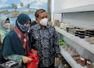 Melihat Pusat Oleh-oleh di Wajo, Punya Camilan Khas dari 14 Kecamatan