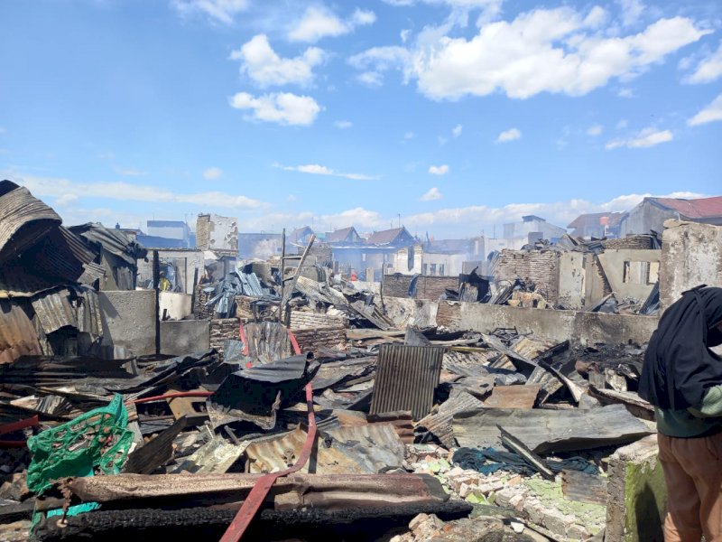 Situasi pasca kebakaran di Jalan Muh Tahir Makassar. 