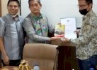 Kala Politisi Promosi Sutera Wajo ke DPRD Palopo: Beli ki', Bikin Cantik