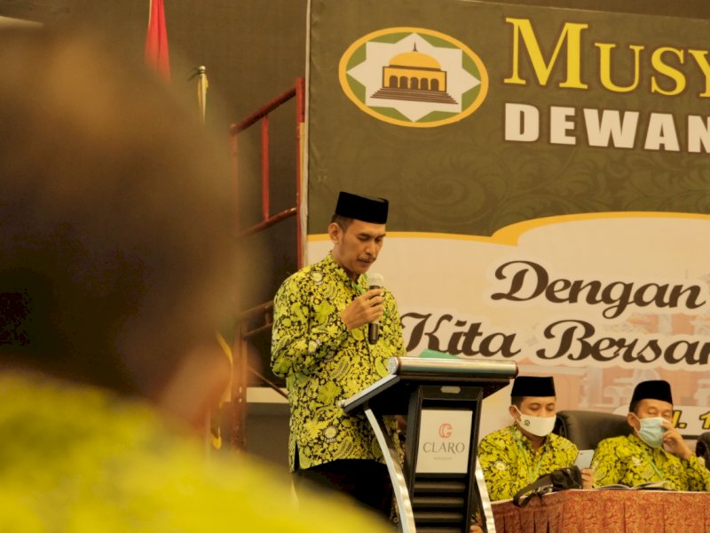 Muswil IV Dewan Masjid Indonesia (DMI) Sulawesi Selatan menetapkan Amin Syam sebagai ketua untuk periode 2021 - 2026. 