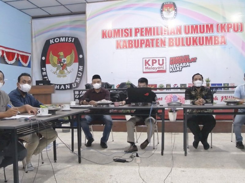 Rapat Pleno KPU Bulukumba. 