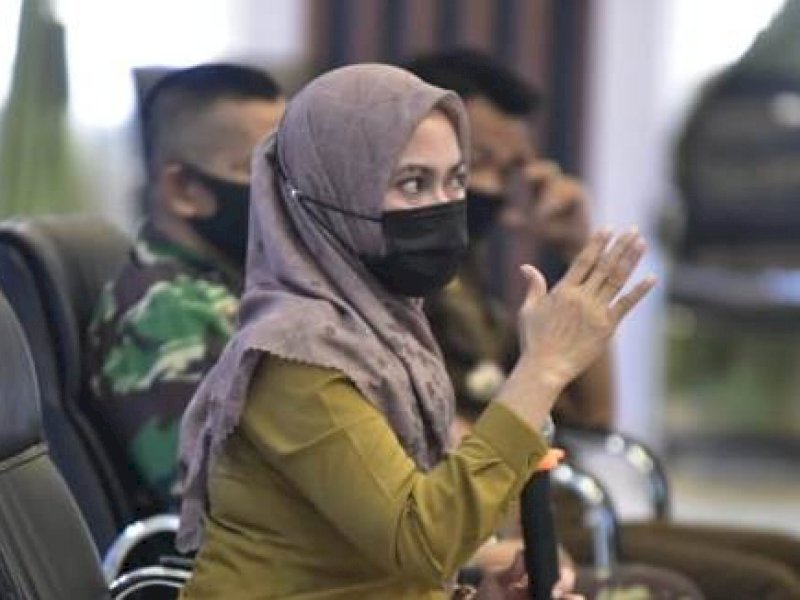 Indah Putri Indriani. 