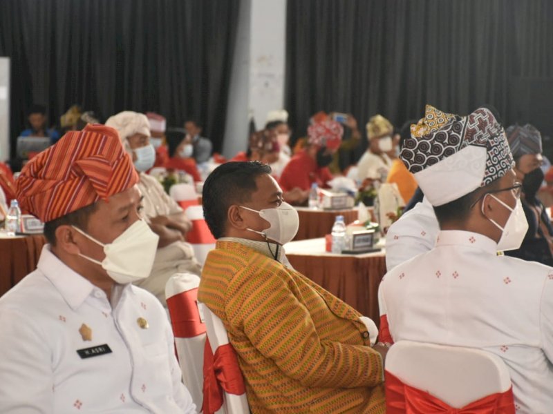 Bupati Toraja Utara Yohanis Bassang turut hadir dalam acara HUT Tana Toraja ke 64 (ist)